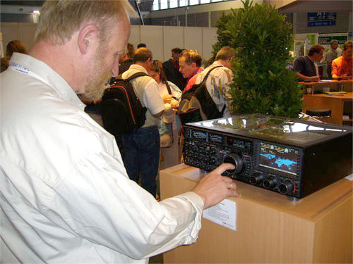 ... or better the Yaesu FT-DX-9000D??